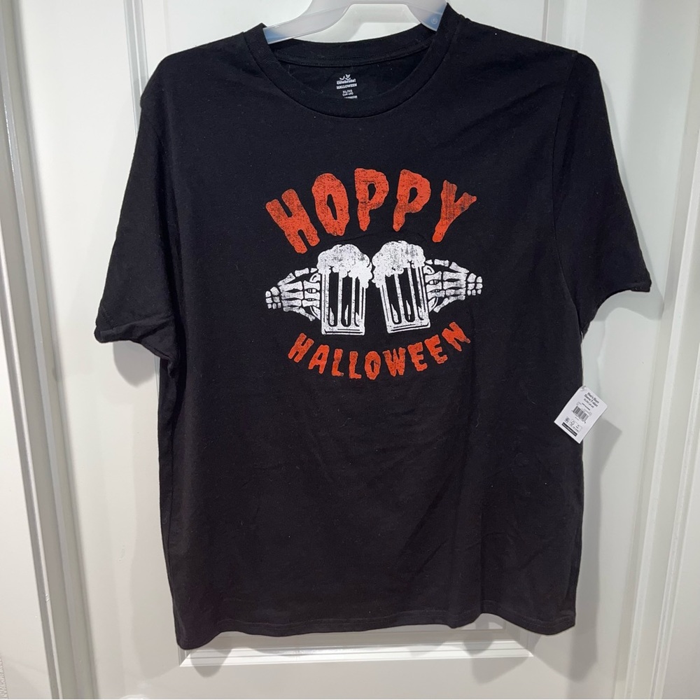 Brand new with Tag Way to Celebrate Men's Hoppy Halloween Graphic Tee size XL